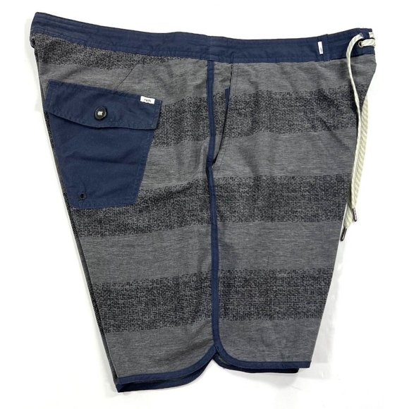 Vuori Mens Size 38 Cruise Board Shorts Performance 4 Way Stretch Gray Stripe - Picture 2 of 16
